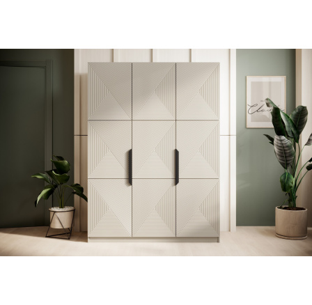 Trzydrzwiowa szafa Asha z metalowymi uchwytami 150 cm - kaszmir / czarne uchwyty